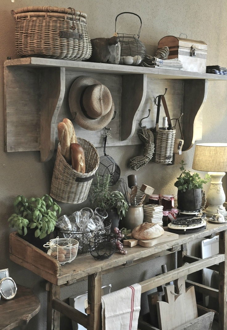 Minimalist Rustic Farmhouse Kitchen Wall Decor Ideas with Simple Decor