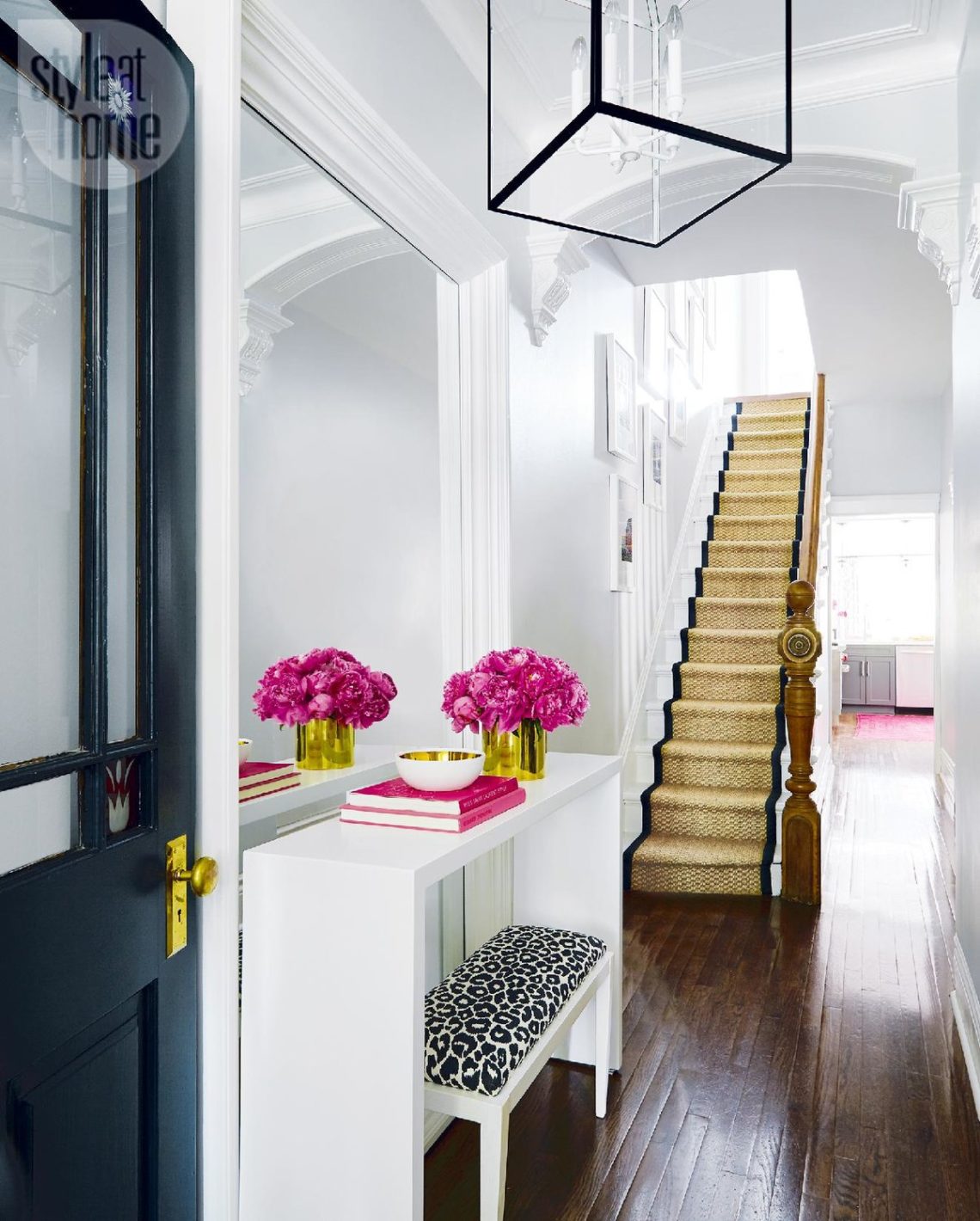 5 Ways To Decorate A Narrow Hallway shoproomideas