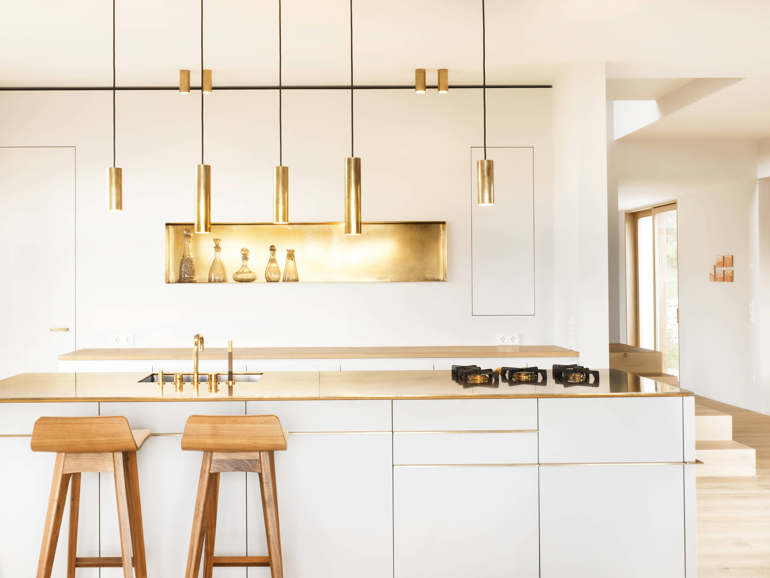 What's Hot: 8 Beautiful Gold Brass and Hammered Metal Kitchens