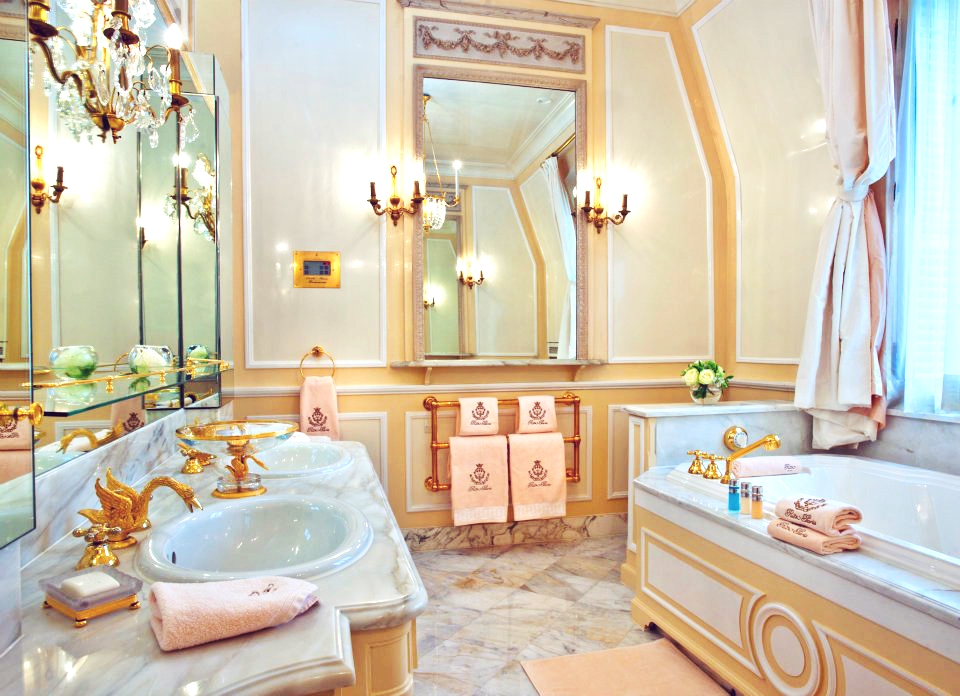 Coco Chanel Bathrooms - Photos & Ideas