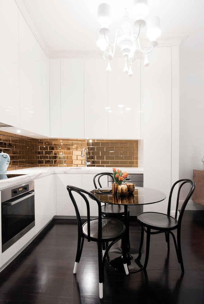 13+ Black and White Kitchen with Gold Hardware ( TIMELESS )