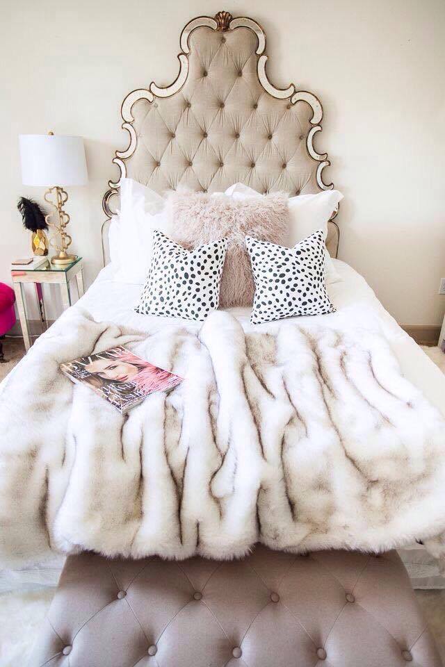 princess-style-girly-amazing-bedroom-diy-diamond-tufted-headboard-white-cream-faux-fur-blanket-stylish-bedrooms-home-decor-master-bedroom-vogue-elle-decor